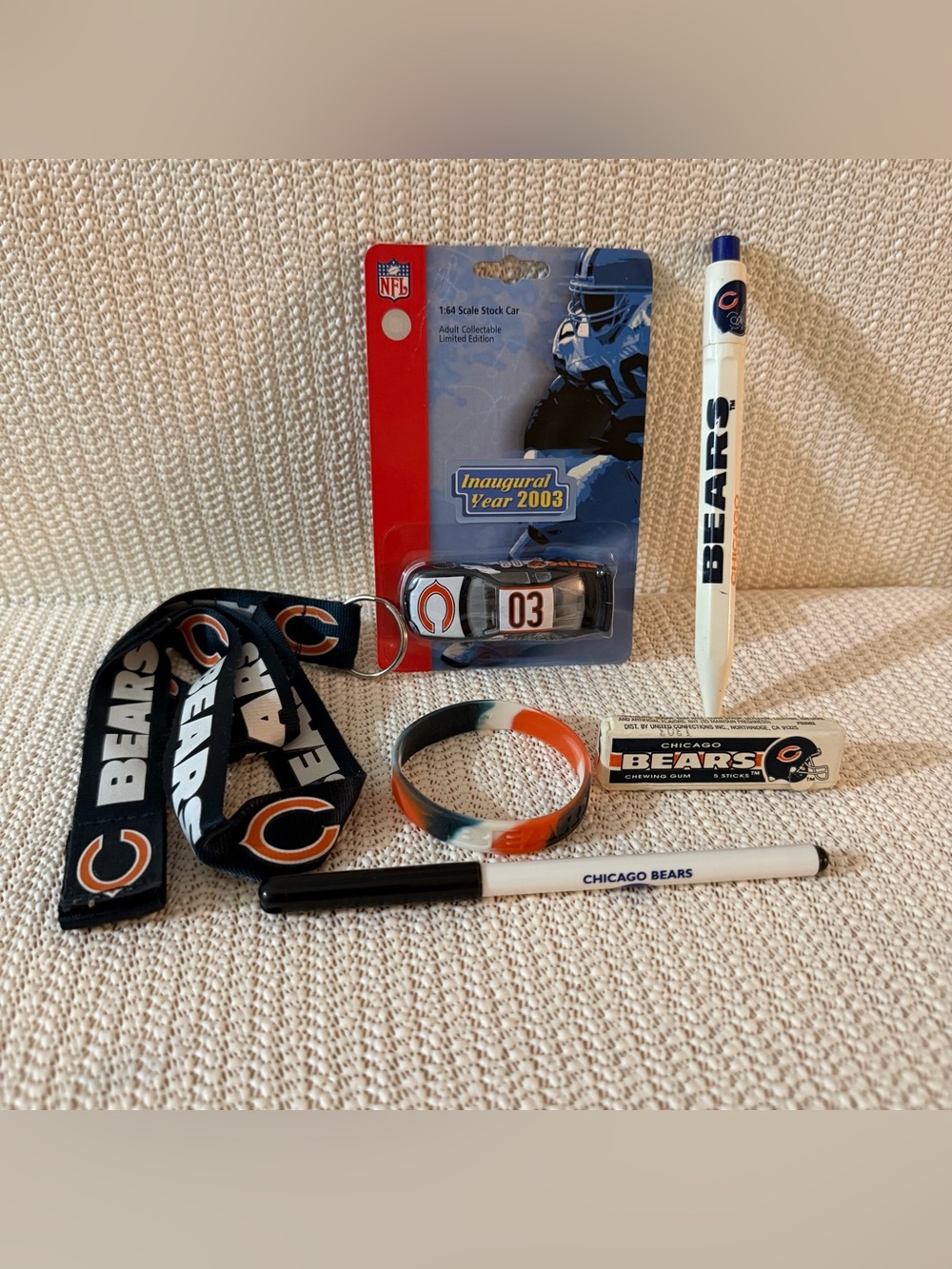Chicago Bears Fan Lot Lanyard Wristband Pens NFL Mini Car Keychain Collectibles